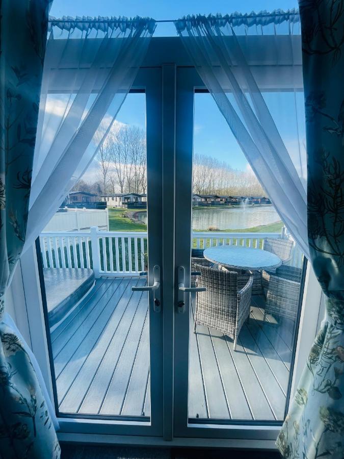 The Poplars Lodge With Hot Tub Йорк Екстер'єр фото