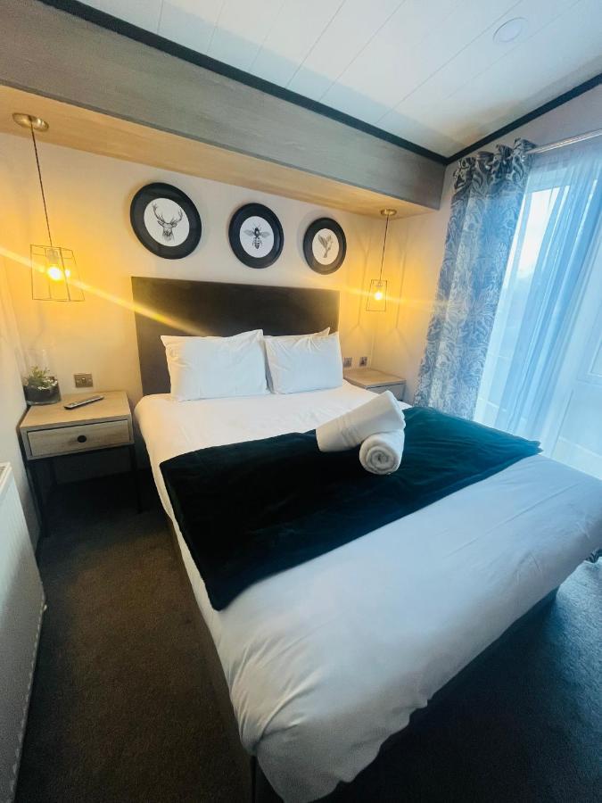 The Poplars Lodge With Hot Tub Йорк Екстер'єр фото